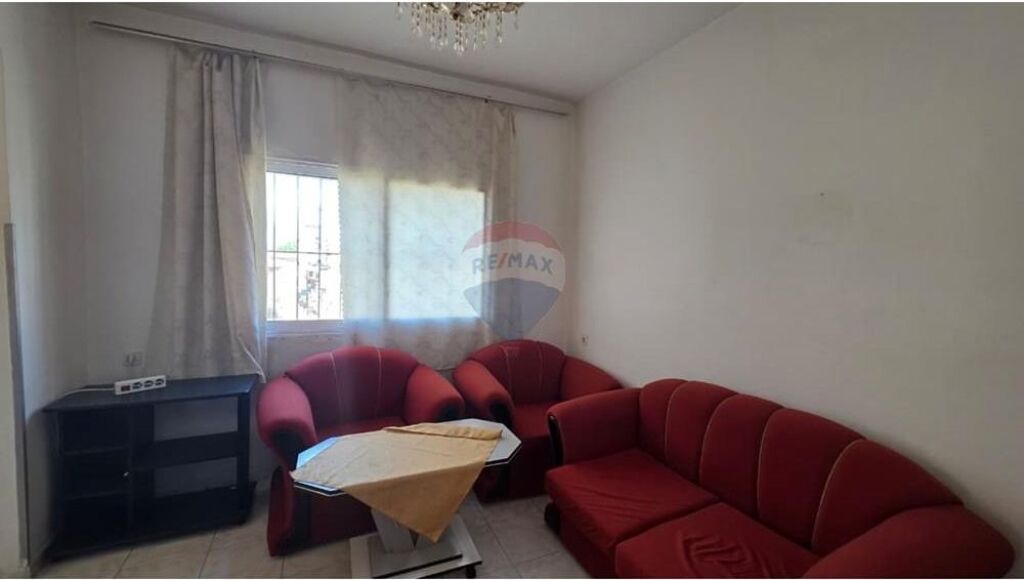 Apartament 1+1 për Shitje – Lagjja Topana, pranë Bashkisë Vlorë