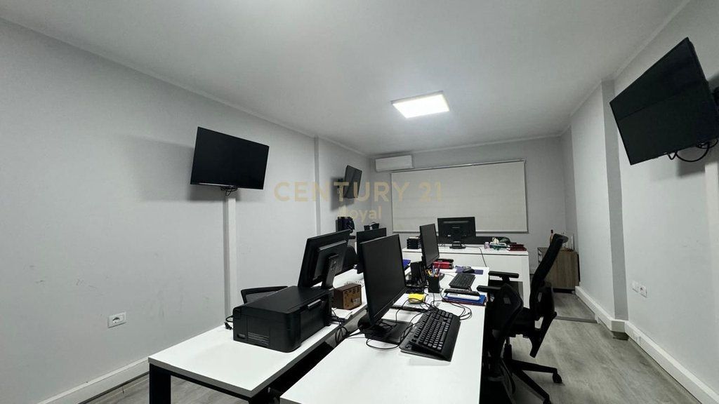 OFFICES FOR RENT NEAR PETRONI