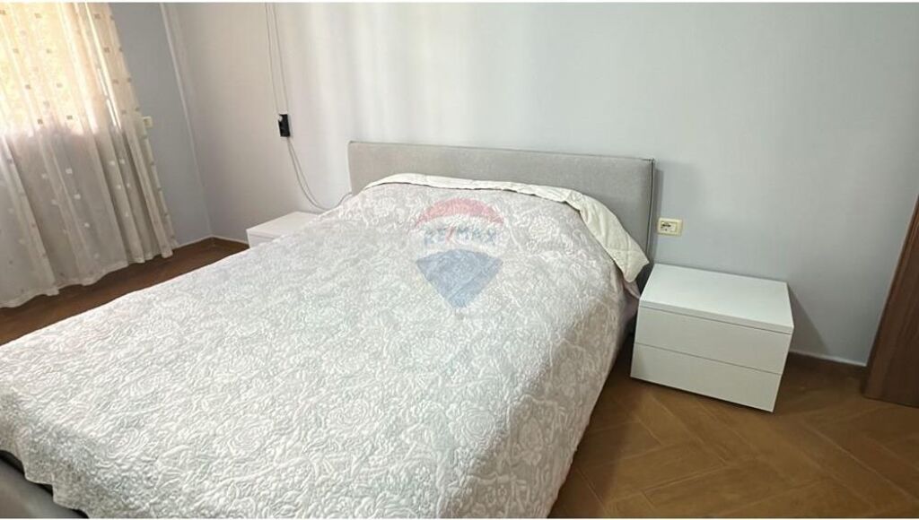 Apartament 1+1 me qira te Komuna e Parisit