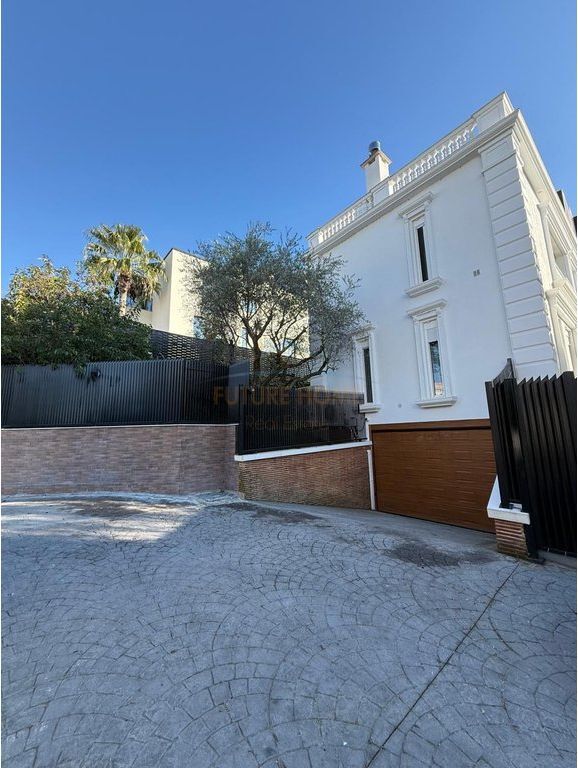 Shitet, Vile 4-kateshe, White House Residence, Lunder, Tirane