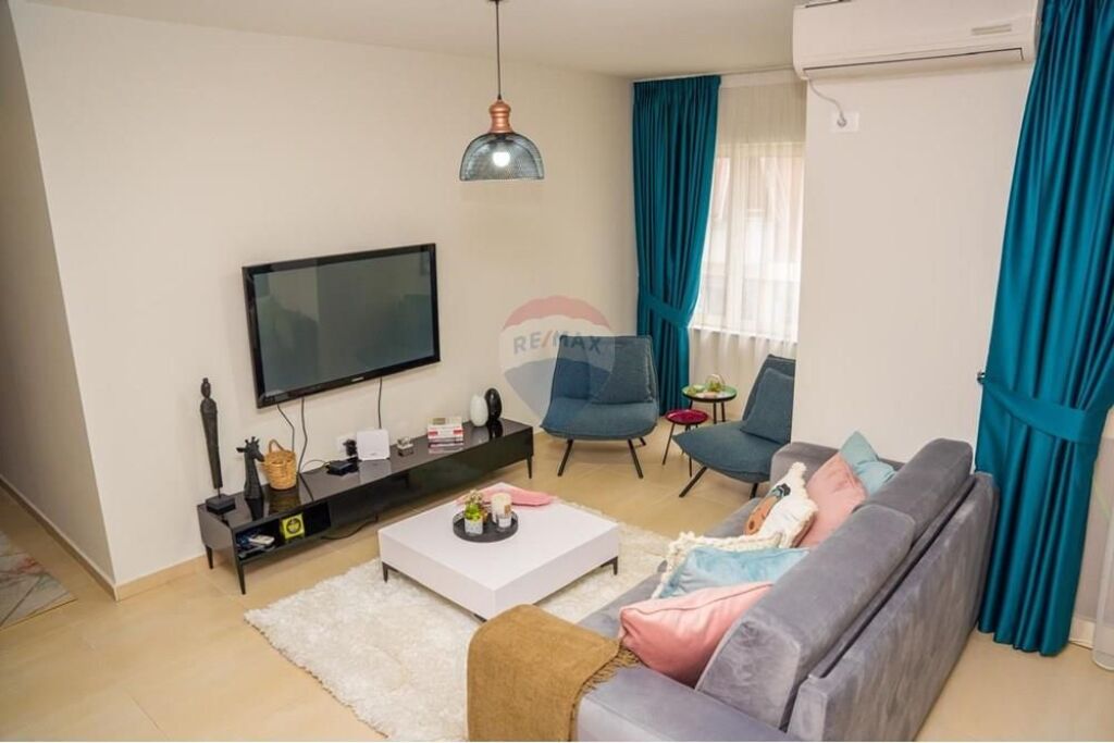 APARTAMENT 1+1+POST PARKIMI NE QENDER-PAZARI RI