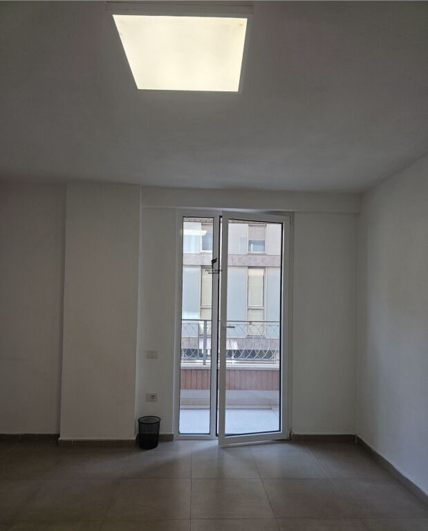 OFFICE FOR RENT 74 M2 ARTISTIC LYCEUM 1250 EURO FH-64751