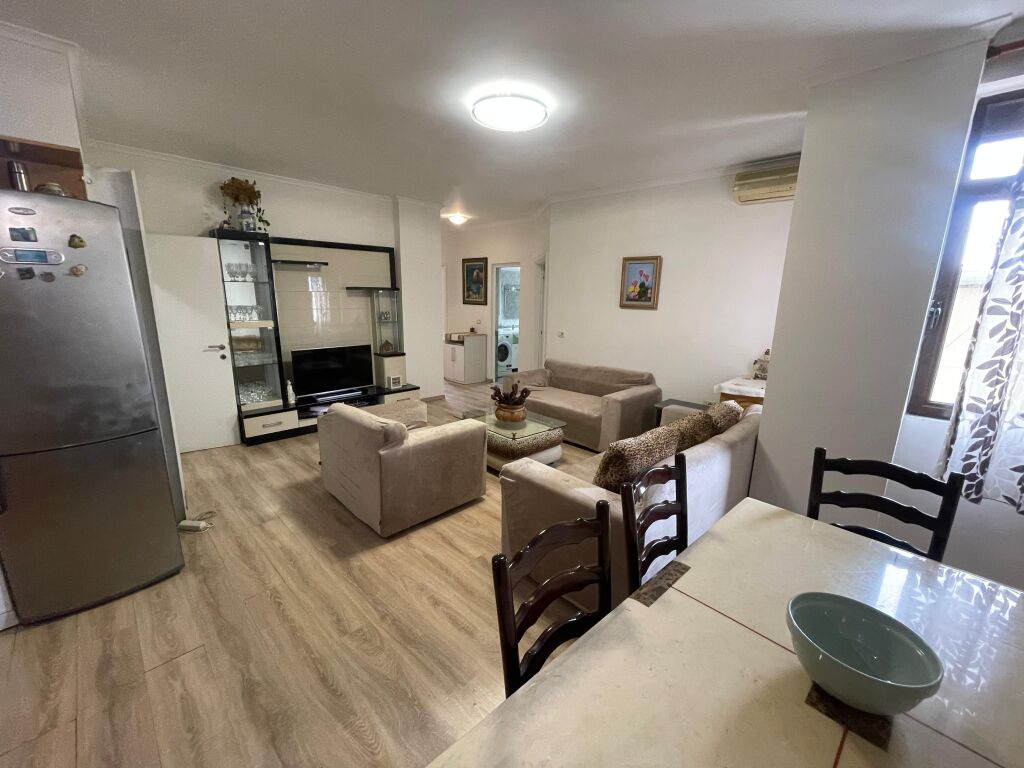 Jepet Apartament me qera