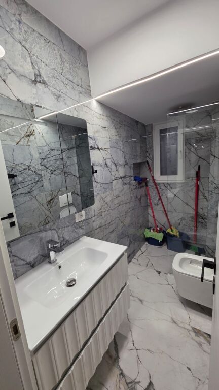 Apartament per qera prane Xhamise se Tabakve!