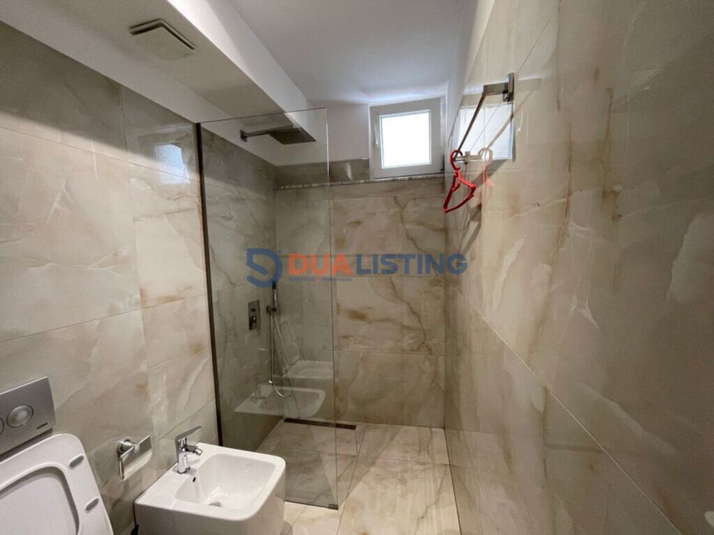 Japim me qira apartament 2+1 te zone e Brrylit.