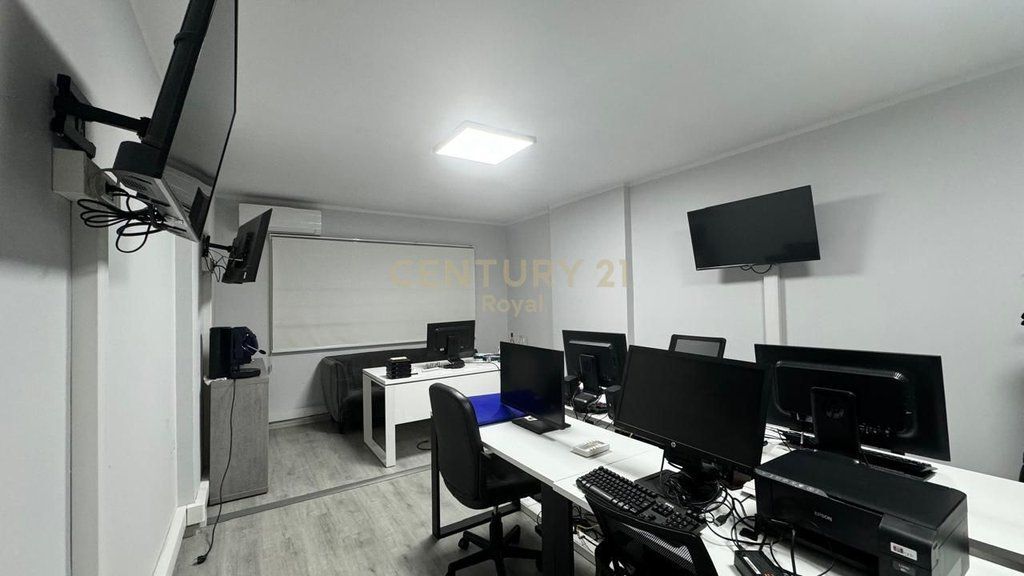 OFFICES FOR RENT NEAR PETRONI