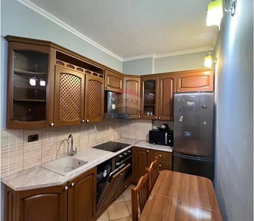 Apartament - Për Qira - Kika 1, Tiranë