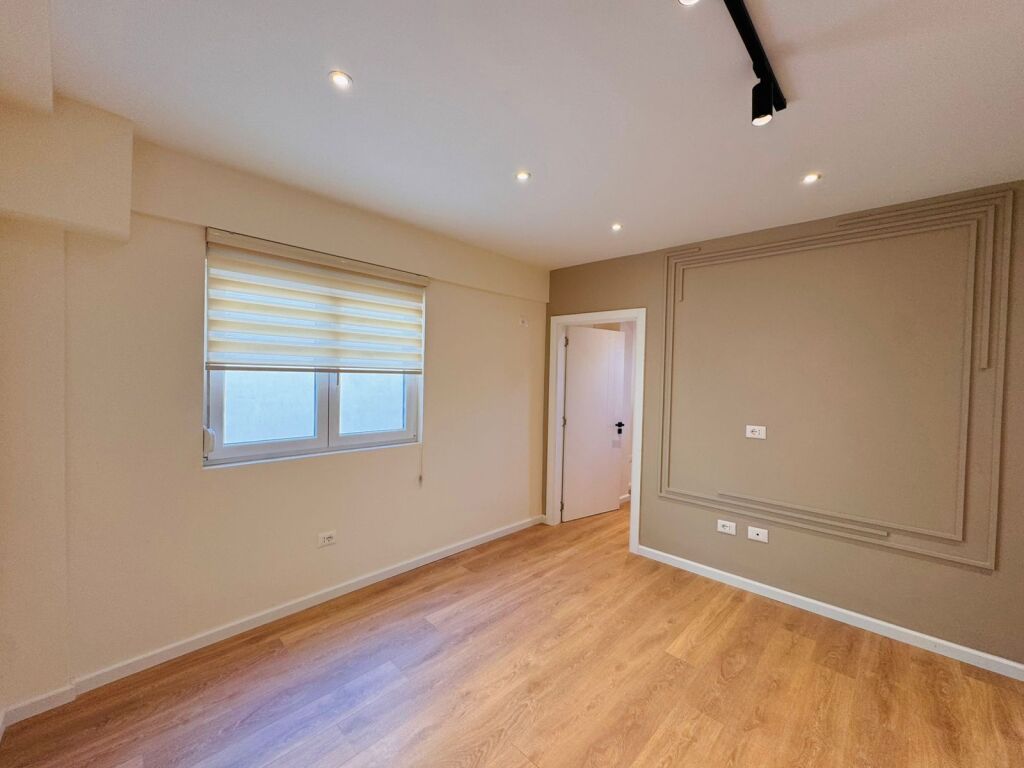 In vendita – Appartamento 1+1 📍 Myslym Shyri / Mercato Çam