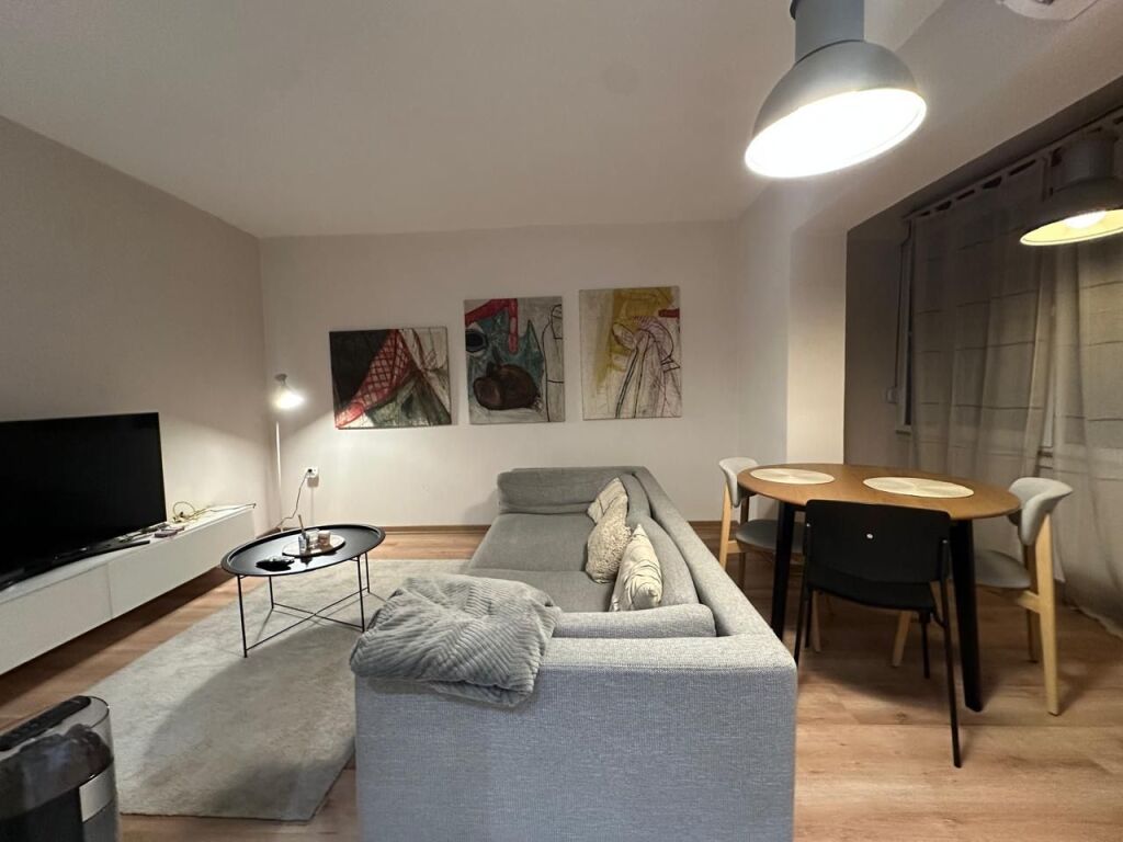 Apartament me qira tek Rruga Fortuzi