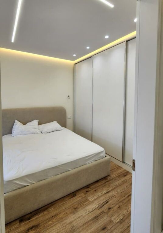 📌 Apartament 1+1 për qira pranë Universitetit “Zonja e Këshillit të Mirë”