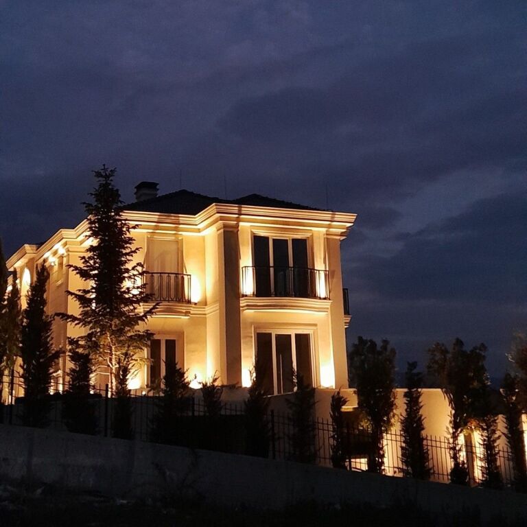 🏡 Vilë Luksoze për Shitje me 2 Pishina – Mjull-Bathore ✨