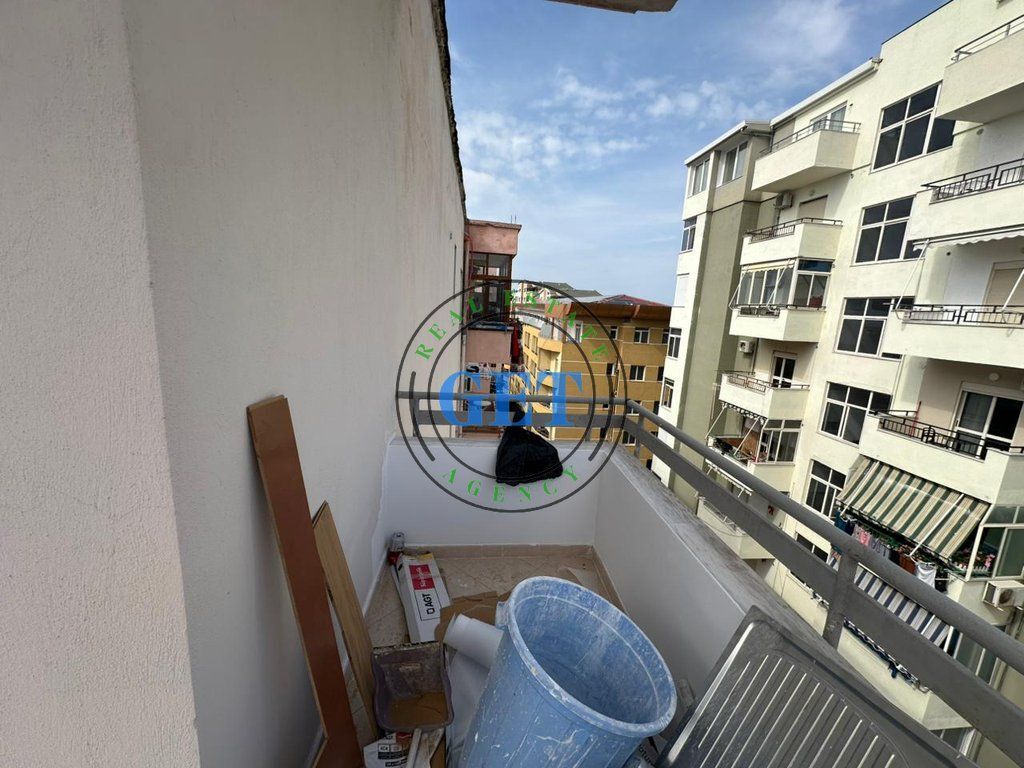 Shitet Apartament 1+1,Pranë Pelikanit, Plazh Durrës