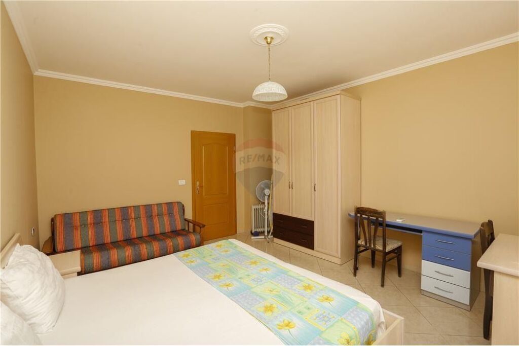 Apartment 2+1+2 in Bllok