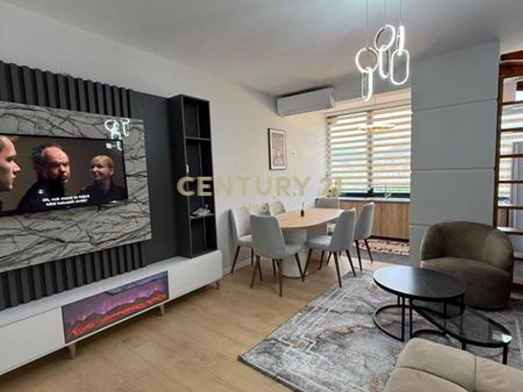 QIRA, APARTAMENT 2+1, RRUGA ELBASANIT, FAKULTETI EKONOMISE!! 900 € /Muaj Sip. Totale  100m2