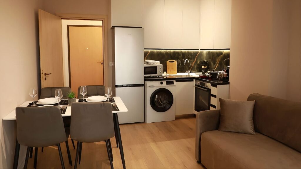 Apartament 1+1 Modern 65m² Me Qera | Ashensor | Ballkon