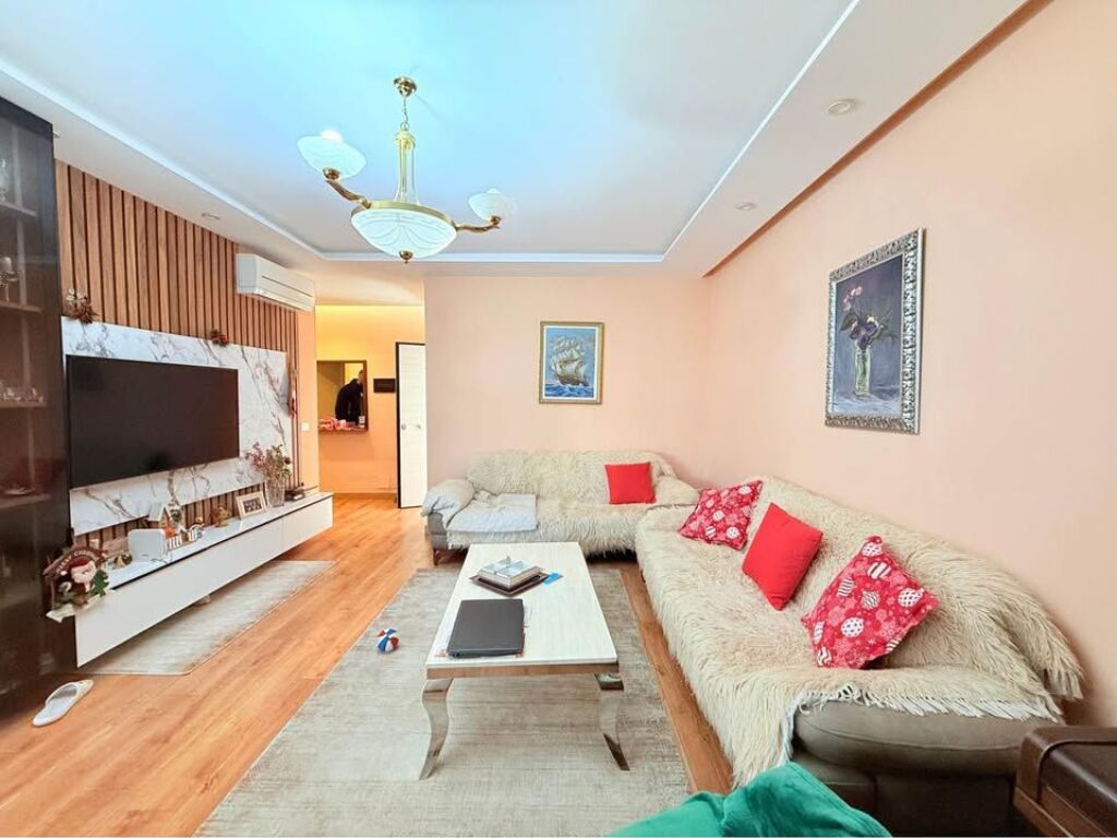 Shitet apartament 3+1+2 – Kompleksi Fratari, Selitë e Vjetër