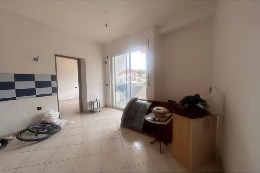 🏡 Apartament 1+1 për Shitje pranë Xhamisë – Gjimnazi “Ali Demi”, Vlorë