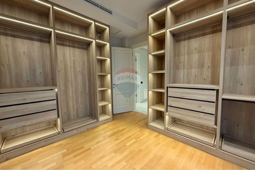 Appartamento 3+1+2 lukeoz , Ambasciata Americana