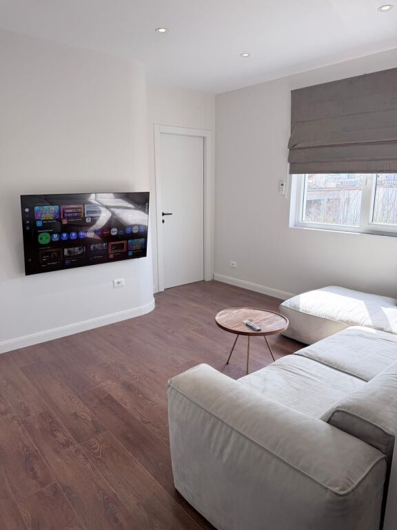 Jepet me qera Apartament 1+1 Rruga 5 Maji