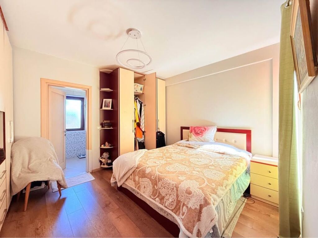 Shitet apartament 3+1+2 – Kompleksi Fratari, Selitë e Vjetër