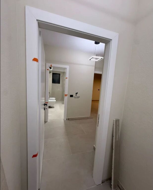 APARTAMENT ME QERA 2+1 KODRA E DIELLIT 75.000 LEKE FH-64738