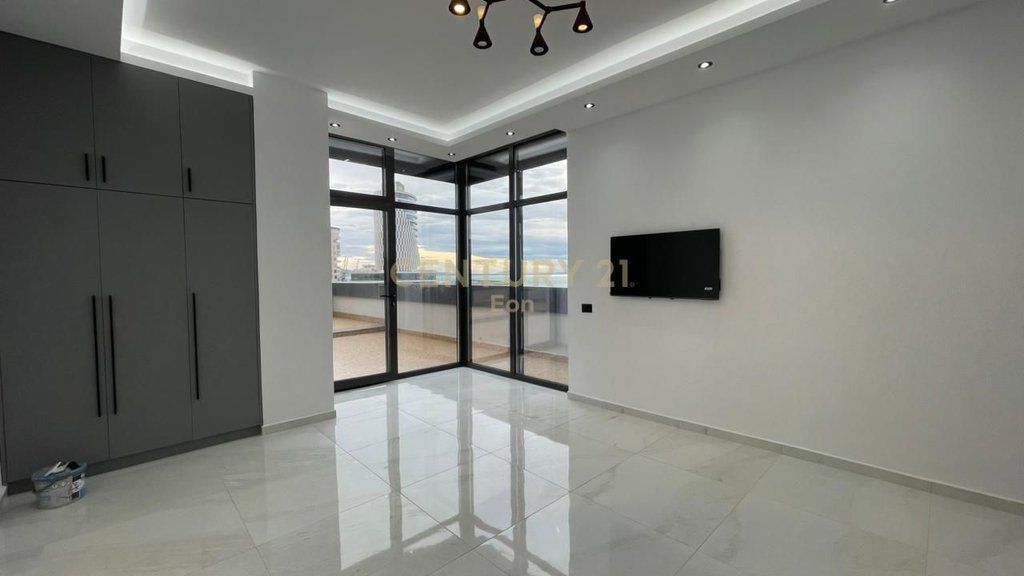 SHITET SUPER APARTAMENT 2+1+2 ME PAMJE DETI NE VOLLGA, DURRES !!