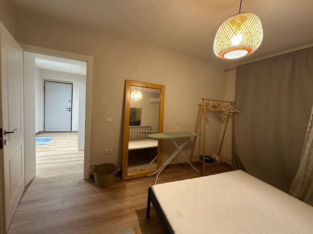 Apartament me qira tek Rruga Fortuzi