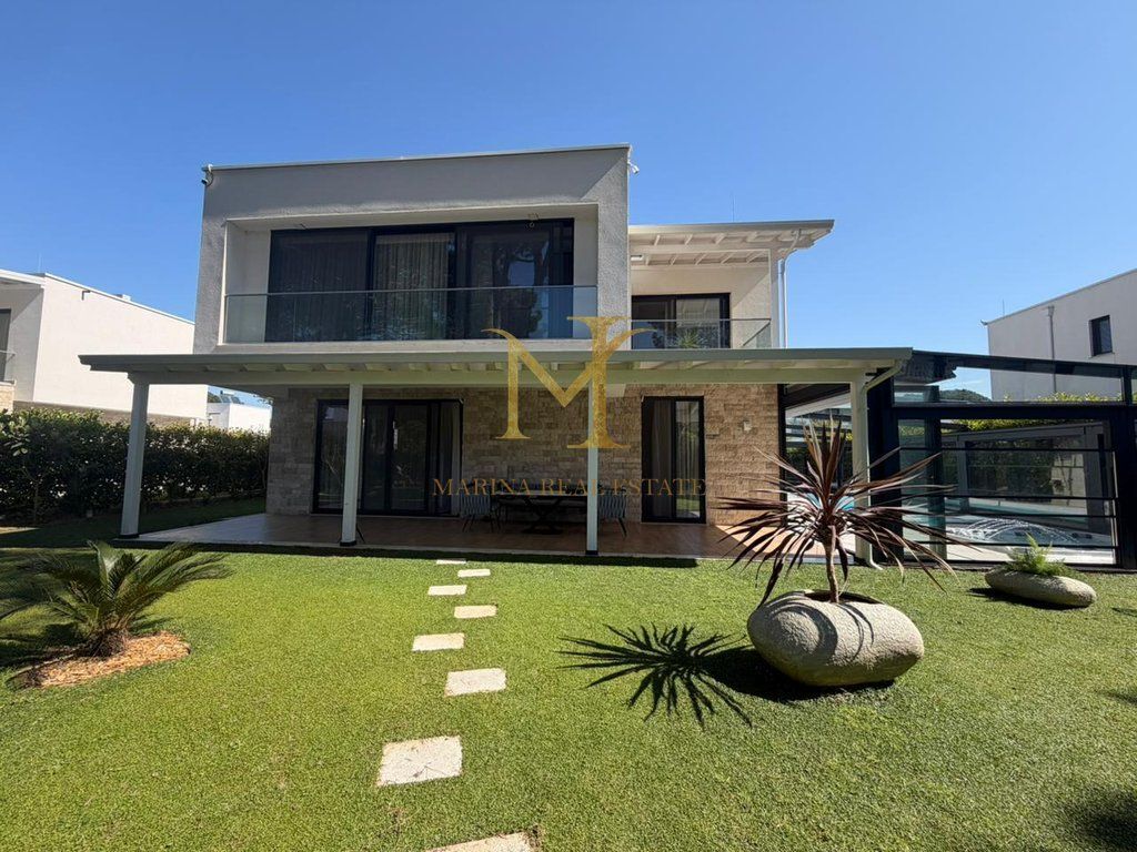 Shitet Vile Individuale në San Pietro Residence, Gjiri i Lalzit