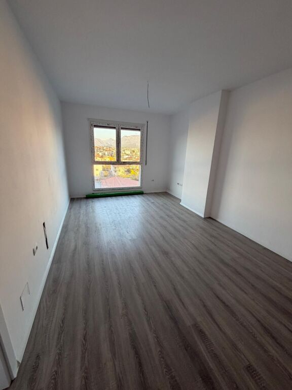 Shitet apartament 1+1 i sapoperfunduar ne Paskuqan