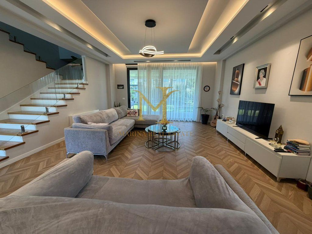 Shitet Vile Individuale në San Pietro Residence, Gjiri i Lalzit