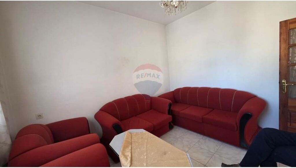 Apartament 1+1 për Shitje – Lagjja Topana, pranë Bashkisë Vlorë