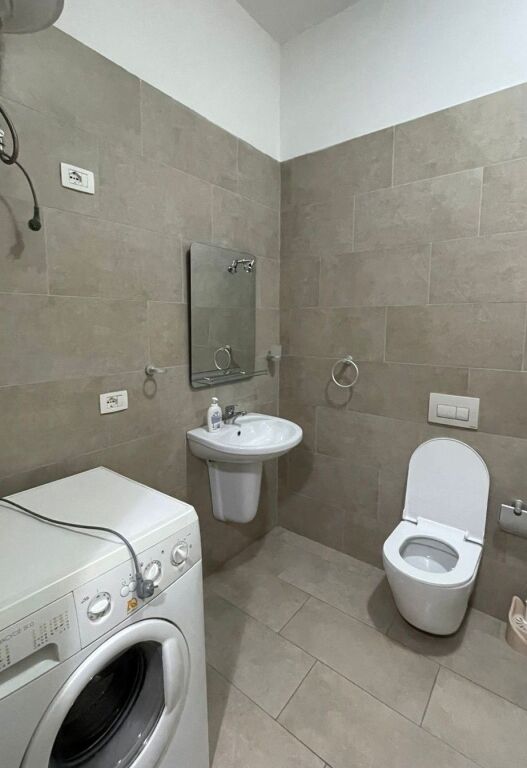 🏡 Jepet me Qira Apartament 1+1 – pranë Square 21