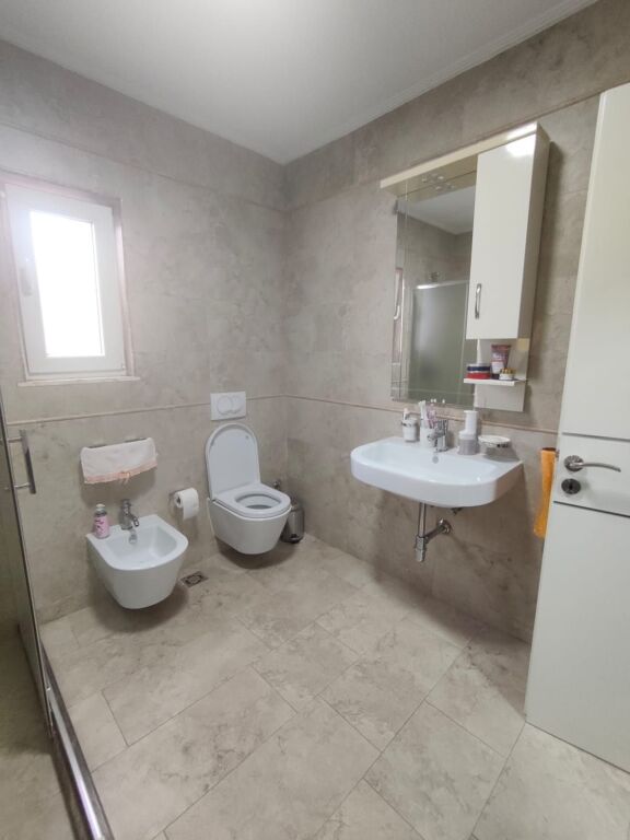 Tirane, affittasi appartamento 1+1