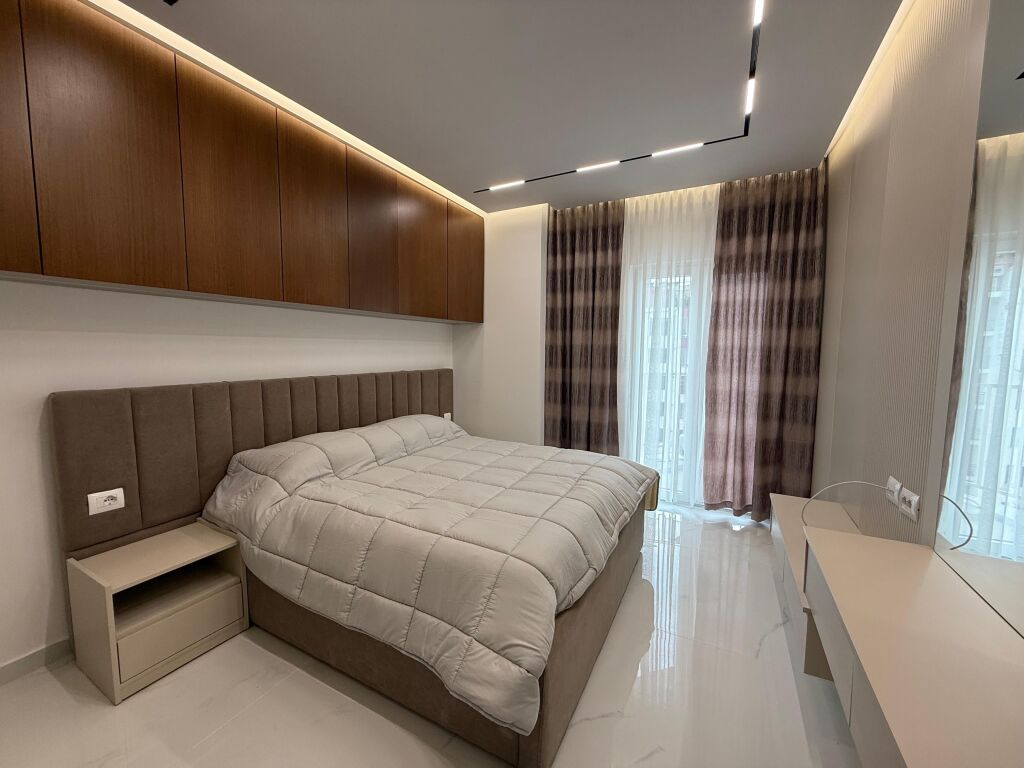 Qera Apartament 1+1 + 🅿️ në Zogu i Zi