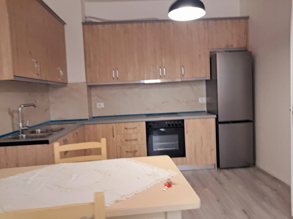 Jepet me qera 2+1+2 tek Ish Dogana