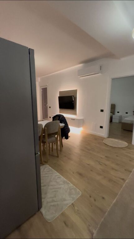 📍Paskuqan Pran Unazës Madhe Jepet Apartament 2+1 Me Qera Plus Post Parkimi