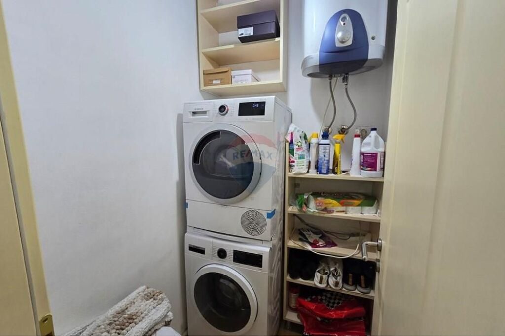 Apartament - Për Shitje - Stacioni i Trenit, Tiranë