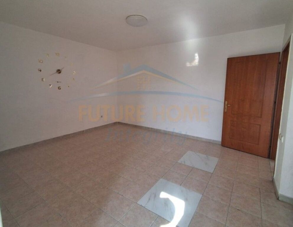 Affitto, Appartamento 1+1, Ali Demi, Tirana.