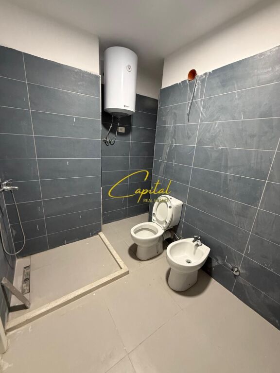 OFFICE FOR RENT 110 M2 DIBRA STREET 40,000 LEKE