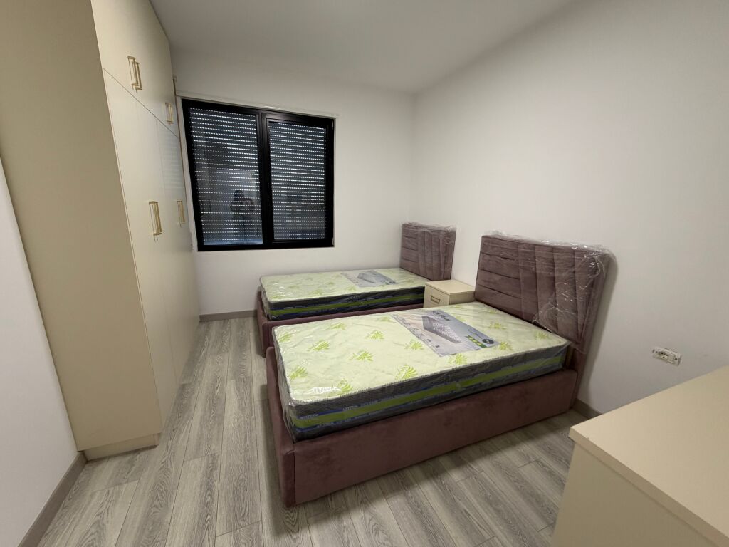 2+1, i mobiluar te trio tower don bosko, 900 euro