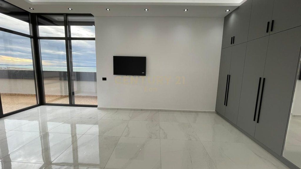 SHITET SUPER APARTAMENT 2+1+2 ME PAMJE DETI NE VOLLGA, DURRES !!