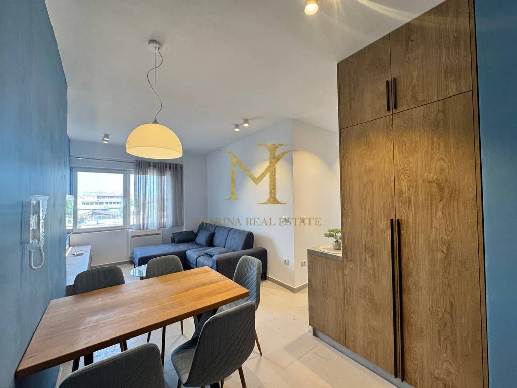 Apartament 2+1 më pamje deti për qira në Golem. Pallat dhe apartament i ri