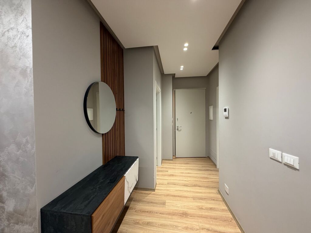 1+1,i mobiluar te foleja e gjelber zog i zi,650 euro