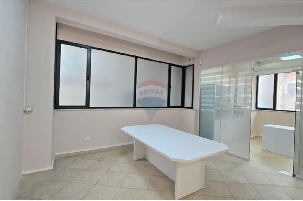 Office - For Rent - Muhamet Gjollesha Street, Tirana