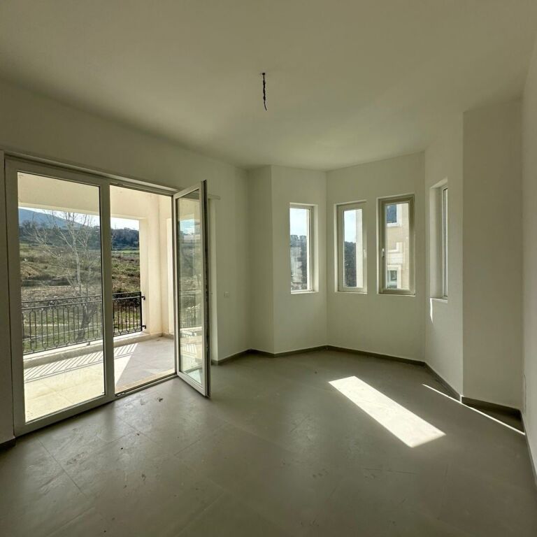 🏡 Vilë Luksoze 3-Katëshe për Shitje – Collina Verde, pranë TEG ✨