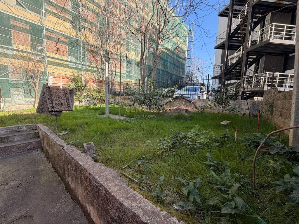 Apartament 1+1 + Truall në Shitje – Rruga e Dibrës