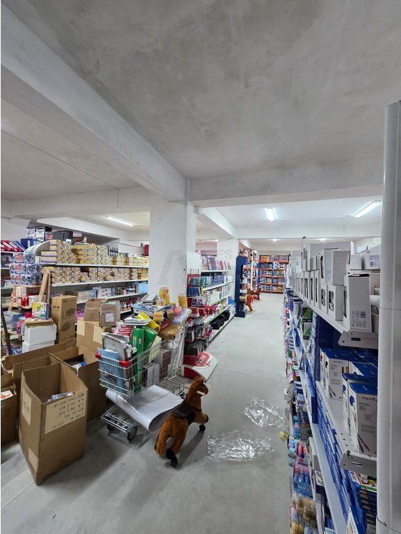 Për Shitje – Magazinë me Zyra, Rruga Ardeno, Tiranë