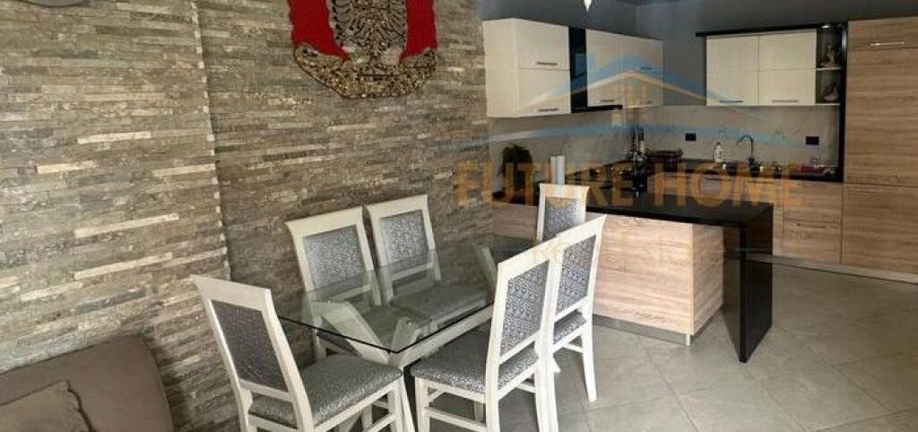 Affitto, Appartamento 2+1, Unaza e Re, Tirana.