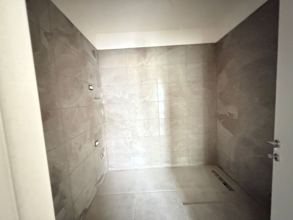 Shitet dy apartamente 1+1 / 1700€/m2 Turdiu fusha