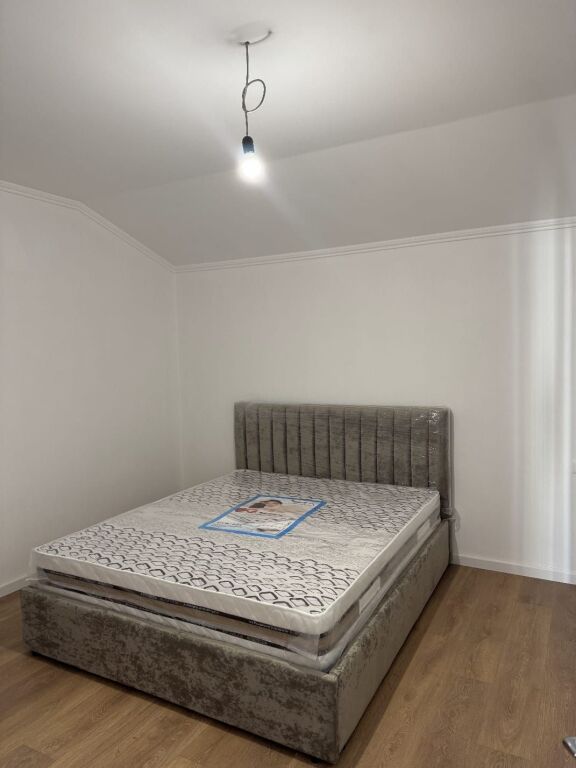 Apartament 1+1, pranë mbikalimit të Shkozës, në Rrugën Islam Rusi.